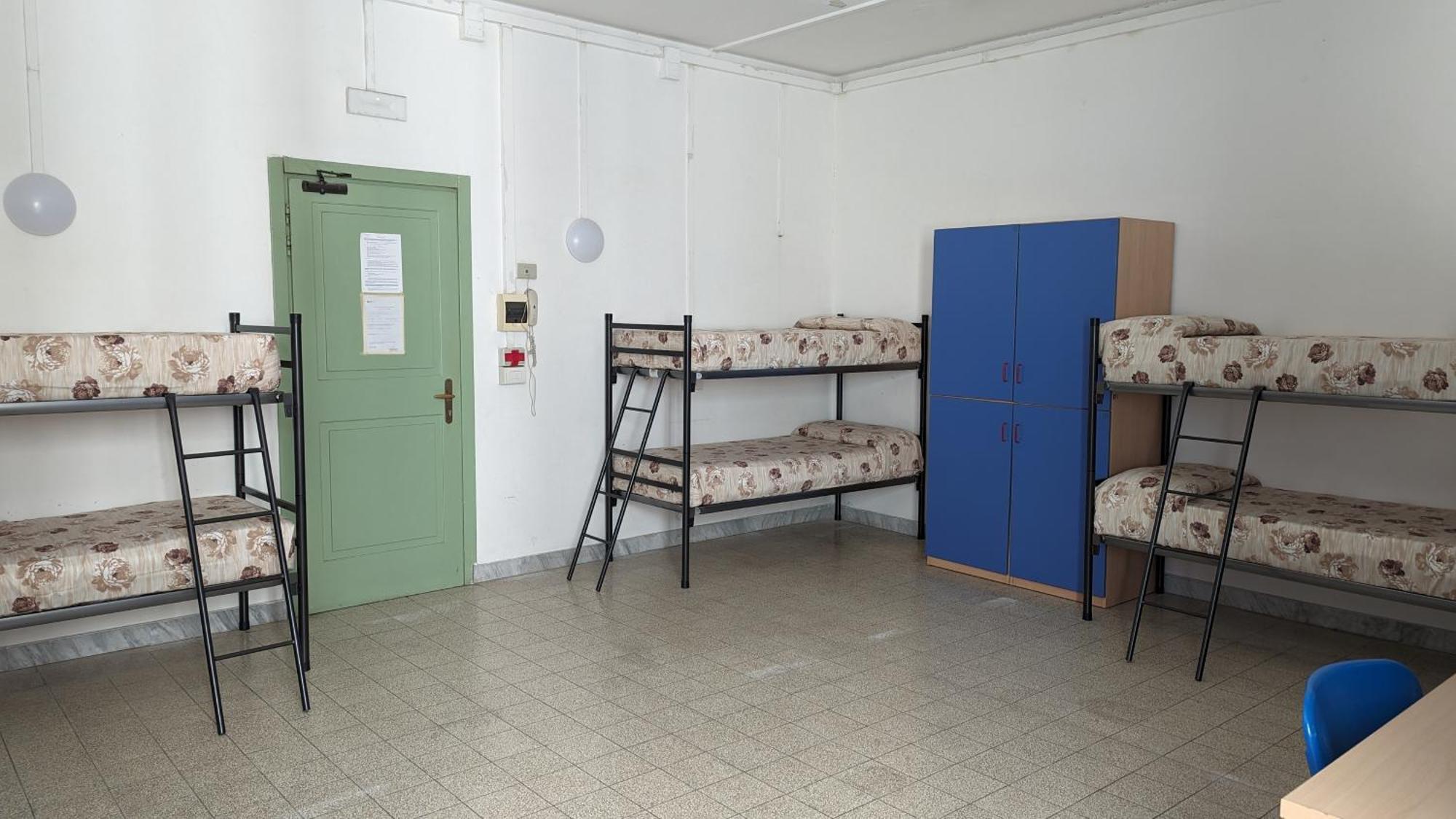 Litus Roma Hostel Lido di Ostia Kültér fotó Hostel room
