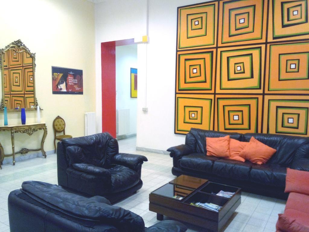 Litus Roma Hostel Lido di Ostia Kültér fotó The waiting room of a private clinic in Madrid, Spain